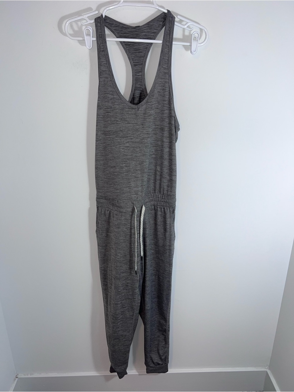 Vuori Lux Harem Jumpsuit
Sleeveless Lightweight Heather
Gray Medium xs - Picture 4 of 16